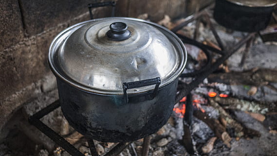 So You Wanna Cook a Good Meal in Your Fireplace?