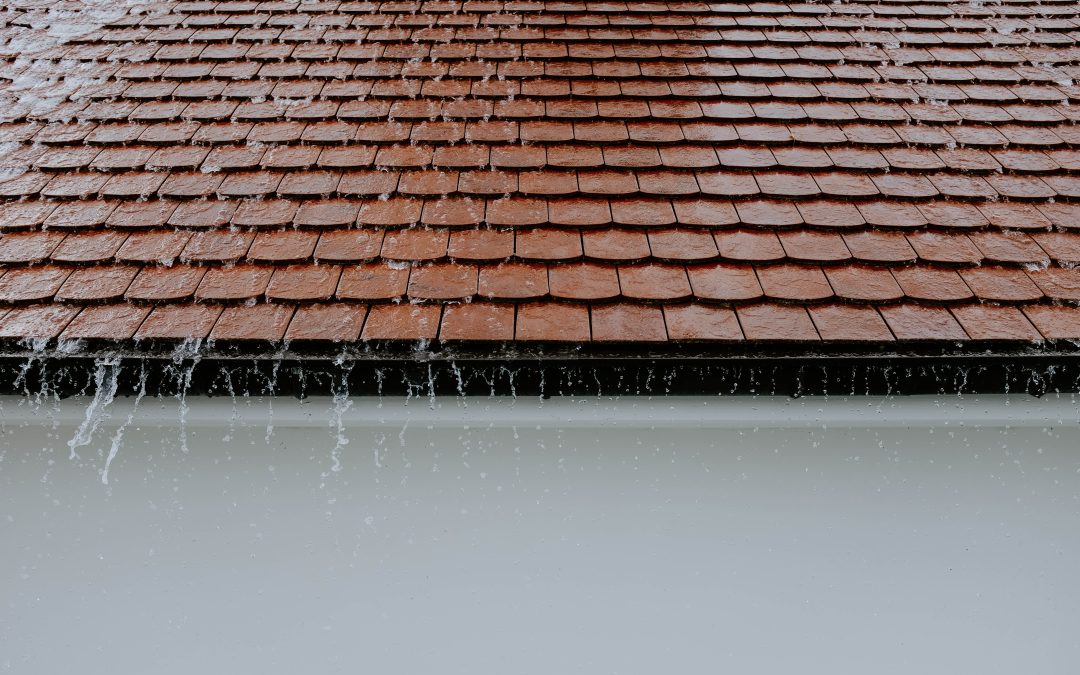 water running off of a roof